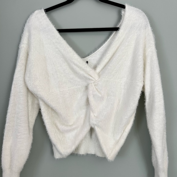 Soft FUZZY Crop Sweater - Picture 1 of 2